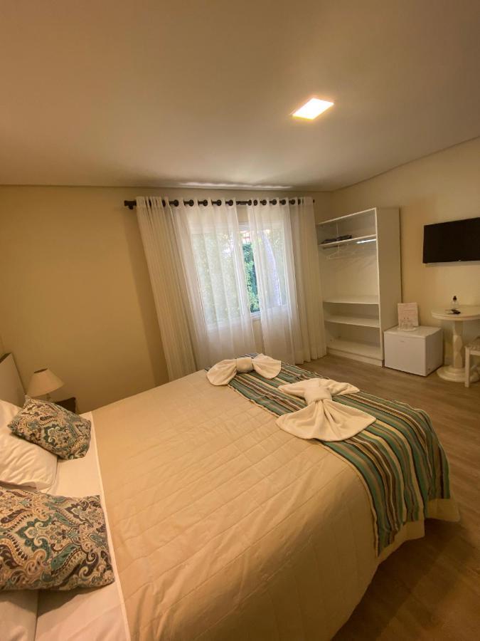 Ipê Amarelo Cama e Café Bed and Breakfast Gramado Esterno foto