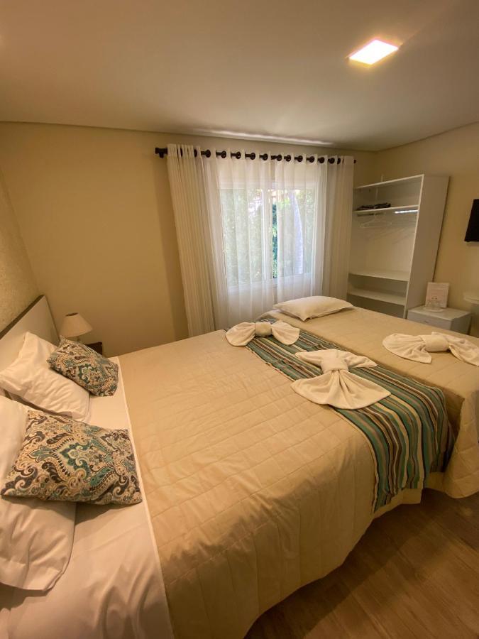 Ipê Amarelo Cama e Café Bed and Breakfast Gramado Esterno foto